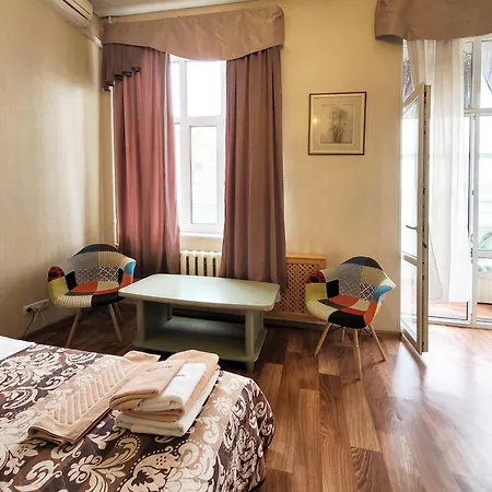 On Kontraktova Ploshcha Апартаменти Київ