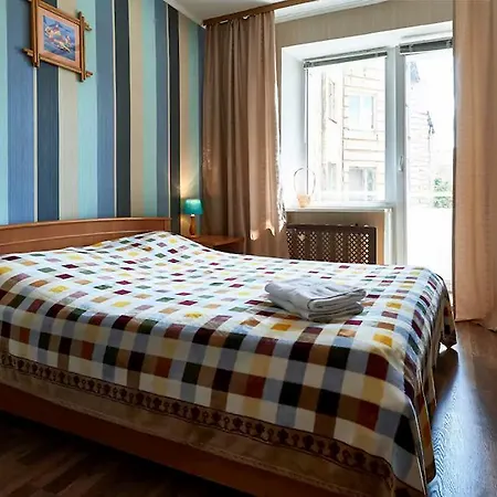 On Kontraktova Ploshcha Апартаменти *
