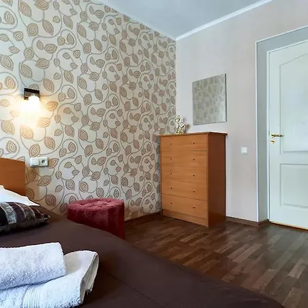 On Kontraktova Ploshcha Апартаменти